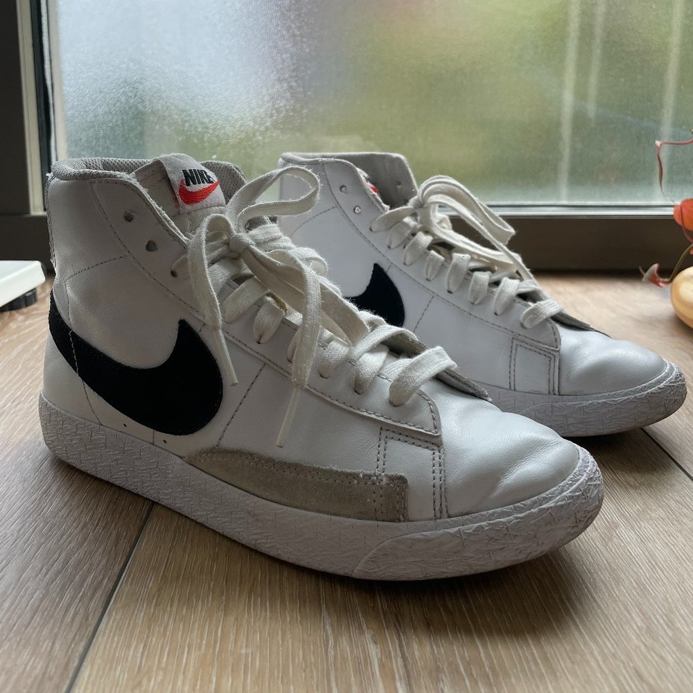 Nike Blazer Mid '77 Vintage B&W | Size 5Y or 6.5W